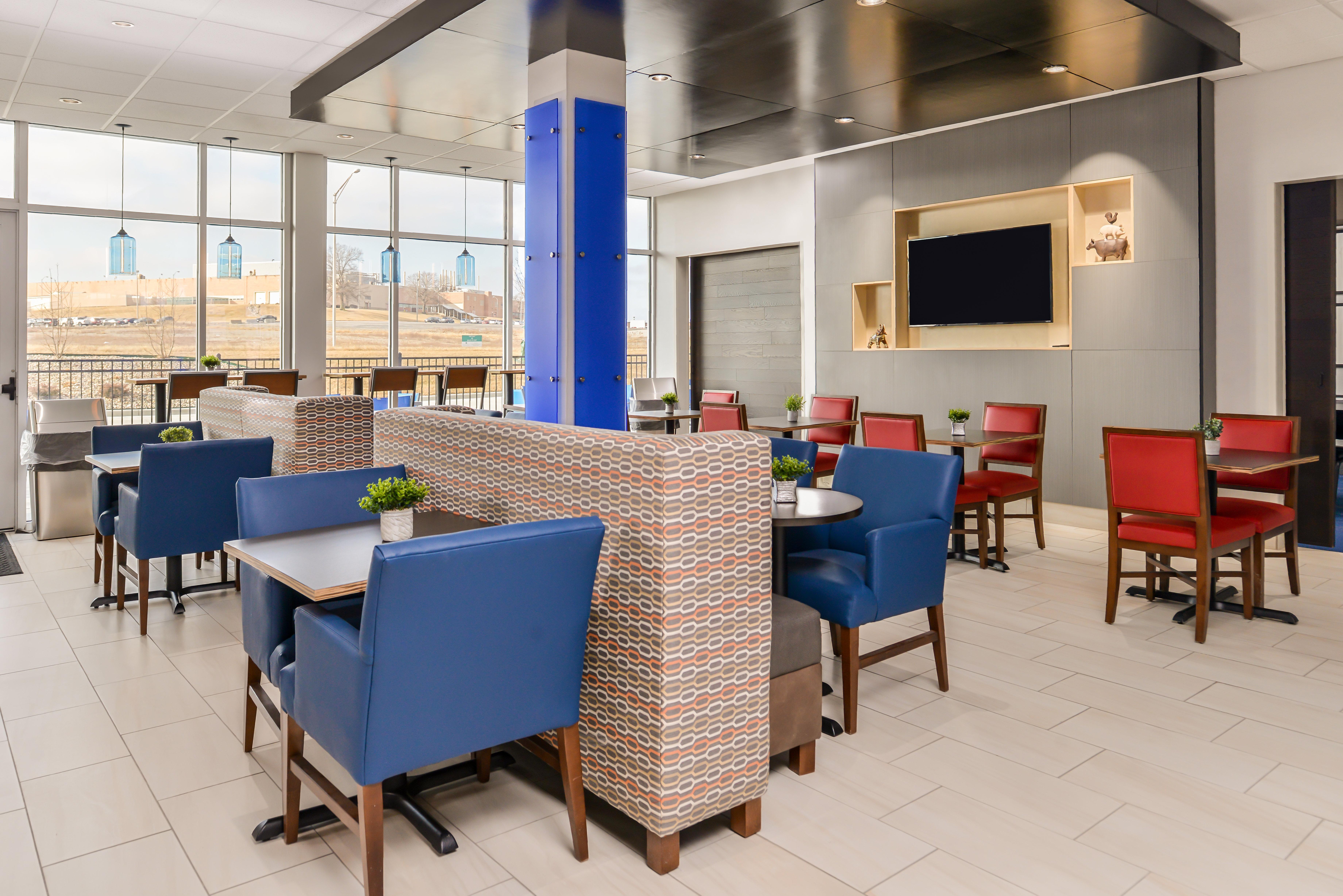 Holiday Inn Express & Suites - Kansas City - Lee'S Summit By Ihg Exterior foto